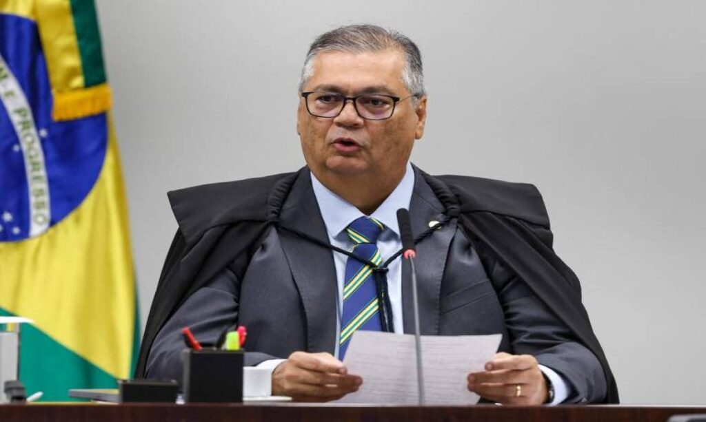 Flávio Dino autoriza substituição de candidatos após decisão sobre desincompatibilização em Roraima