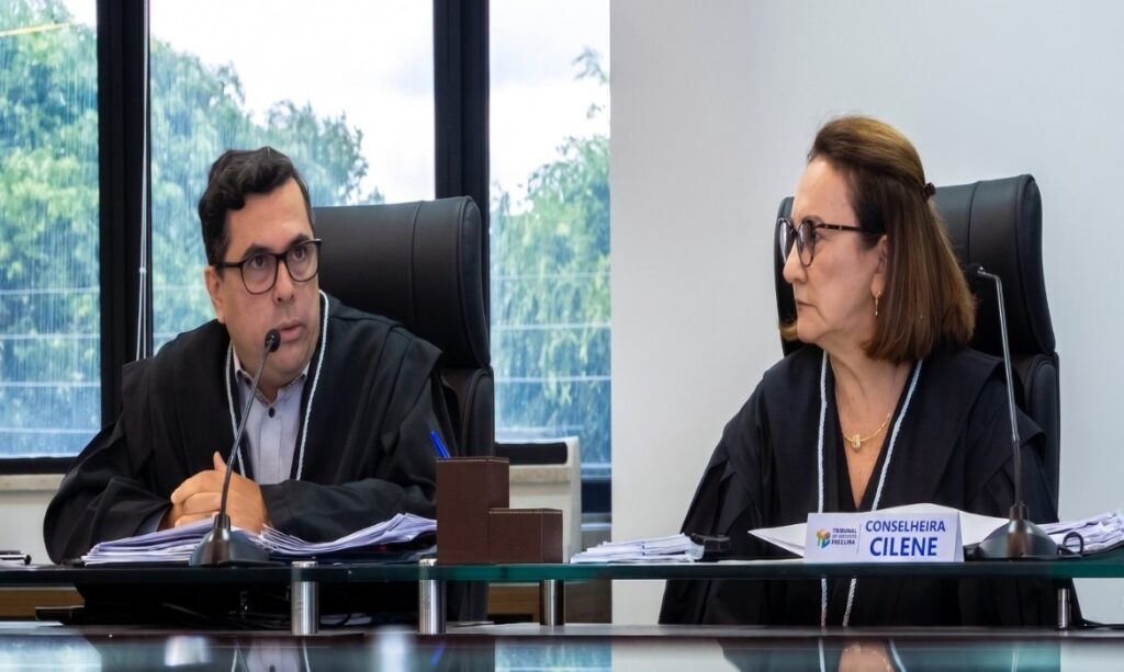 TCE-RR mantém suspensão de contratos de mais de R$ 661 milhões da Educação e barra licitação do transporte escolar