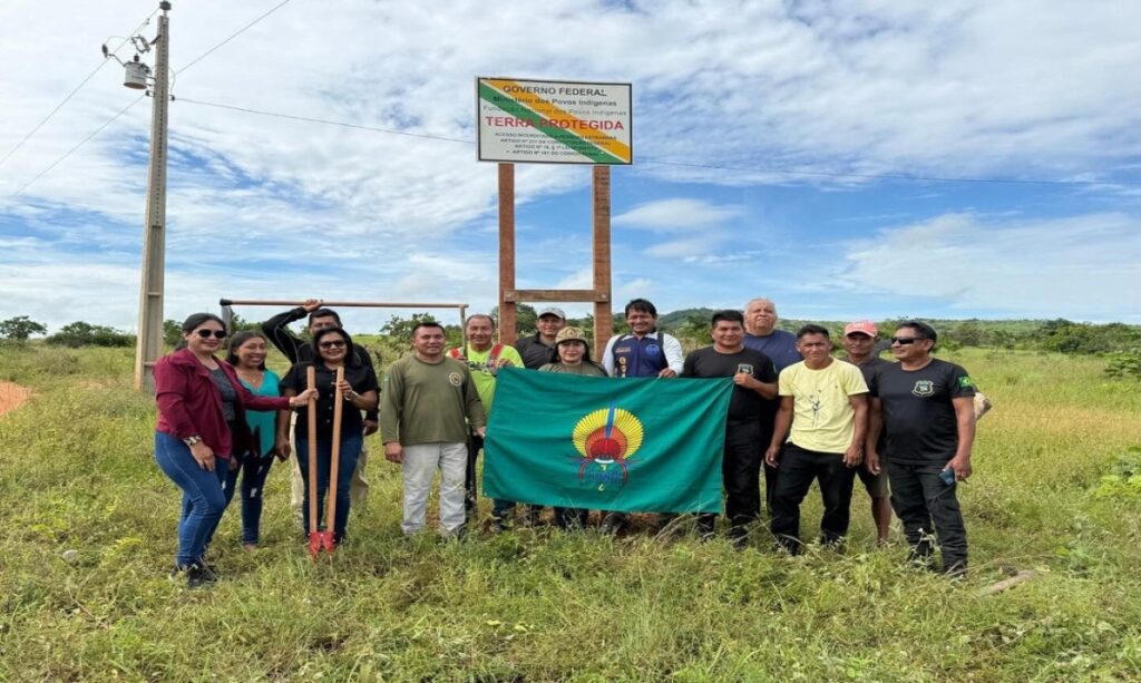 Funai instala placas de identificação na Terra Indígena Raposa Serra do Sol em Roraima