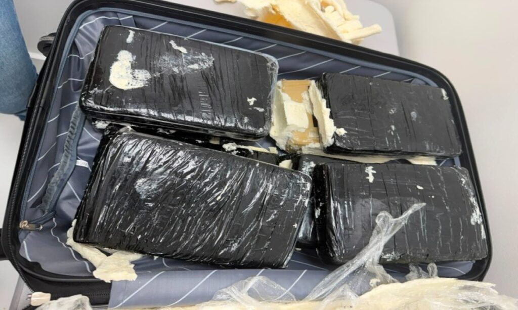 Mulher é presa com 15 tabletes de skunk no Aeroporto de Boa Vista; é o segundo caso em dois dias